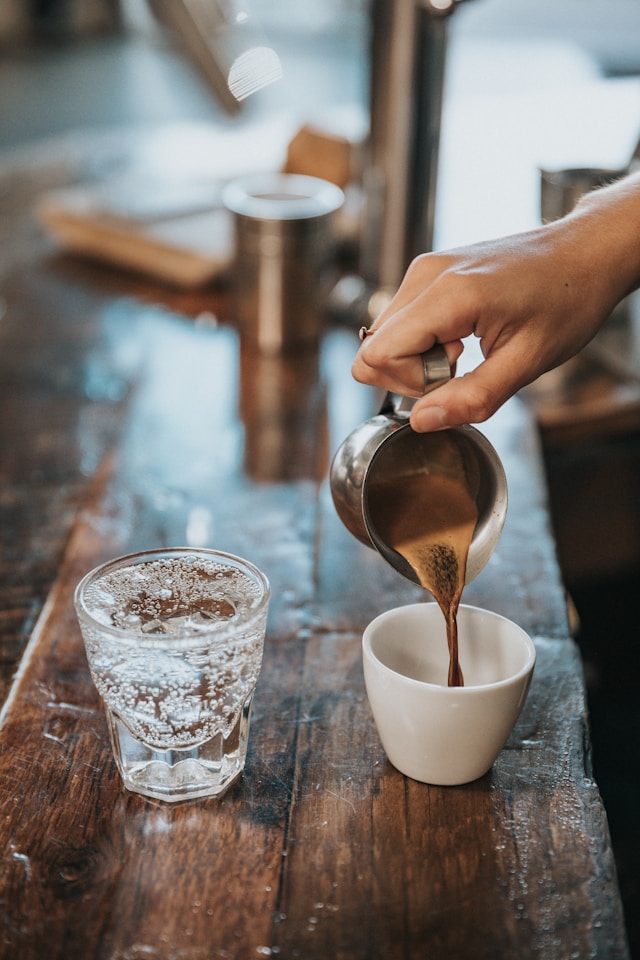 Micro-dosage de caféine : la nouvelle tendance pour booster vos journées