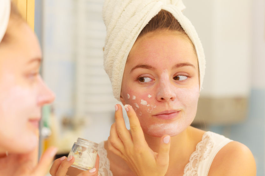 Acide hyaluronique : combien de temps durent les résultats selon la zone du visage ?